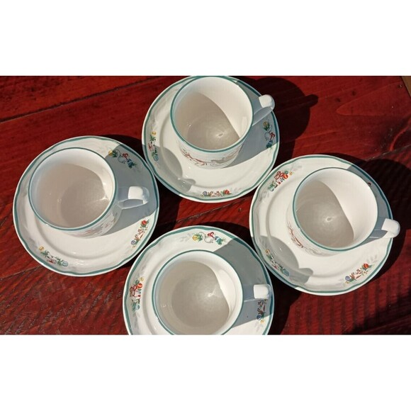 International Country Christmas Cups & Saucers, Set of 4, Vintage Rare #1 - Picture 4 of 5